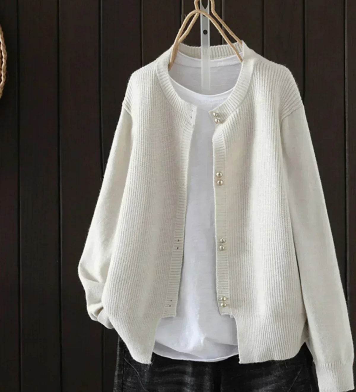 Elara | Cardigan con bottoni effetto perla
